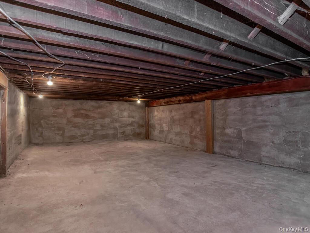 200 W 1st Street Photo 17