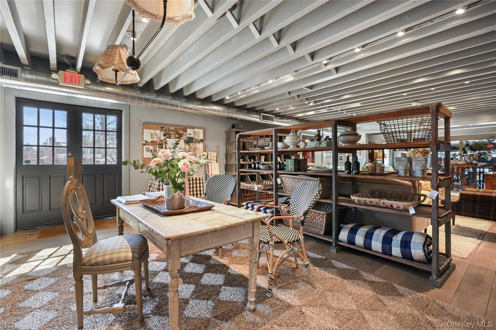 259 Westchester Avenue Photo 18