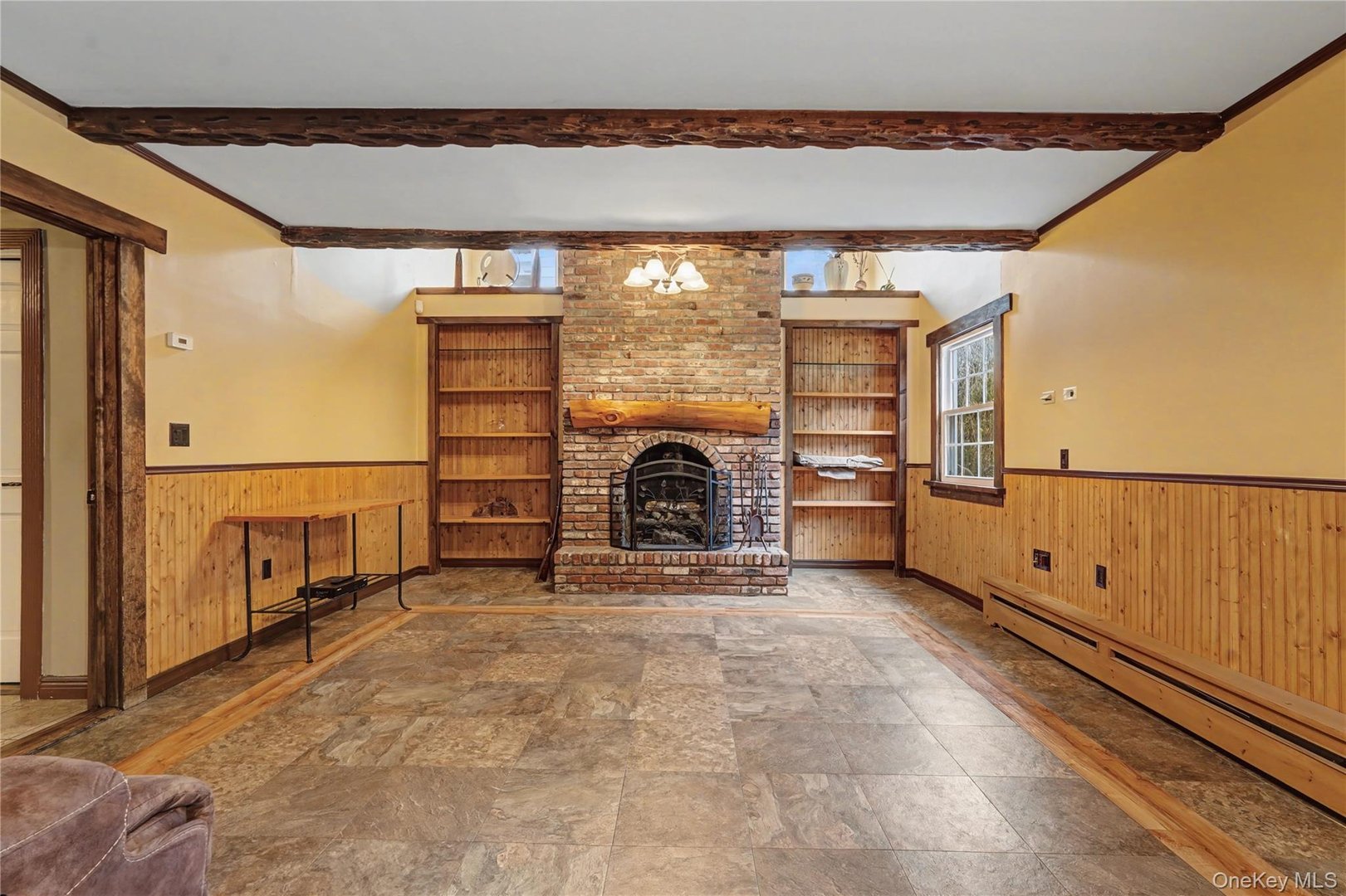 25 Joyce Road Photo 7