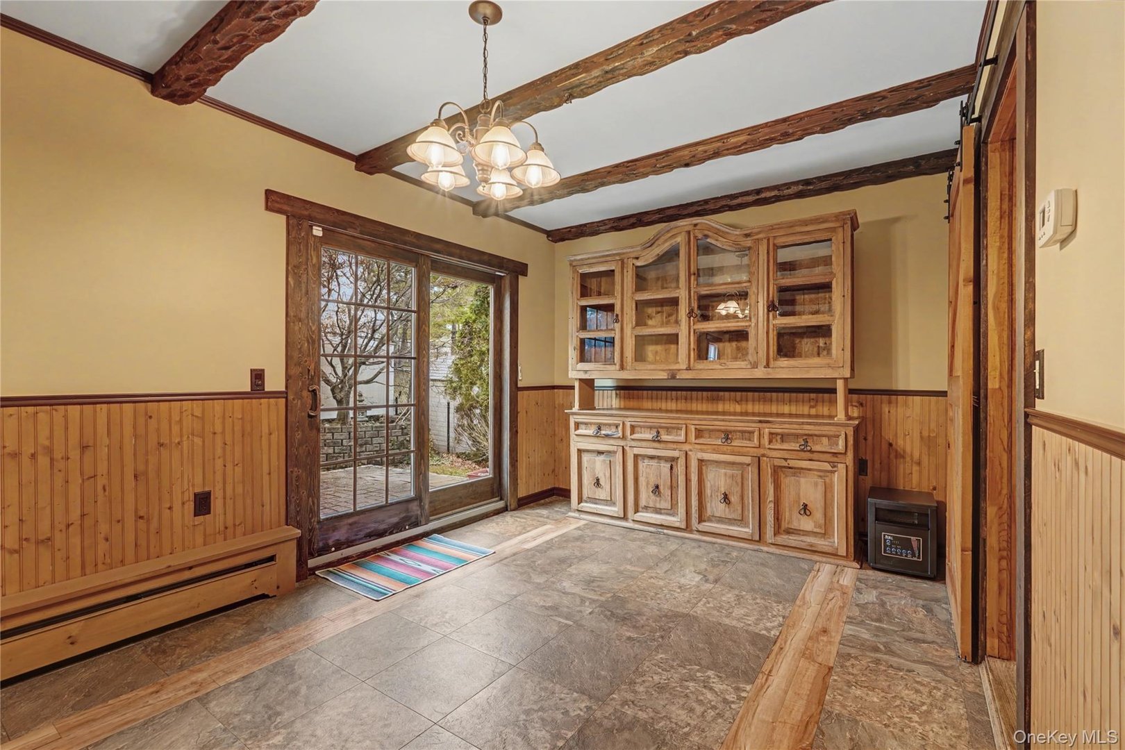 25 Joyce Road Photo 9