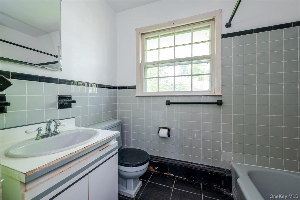 44 Emery Street Photo 13