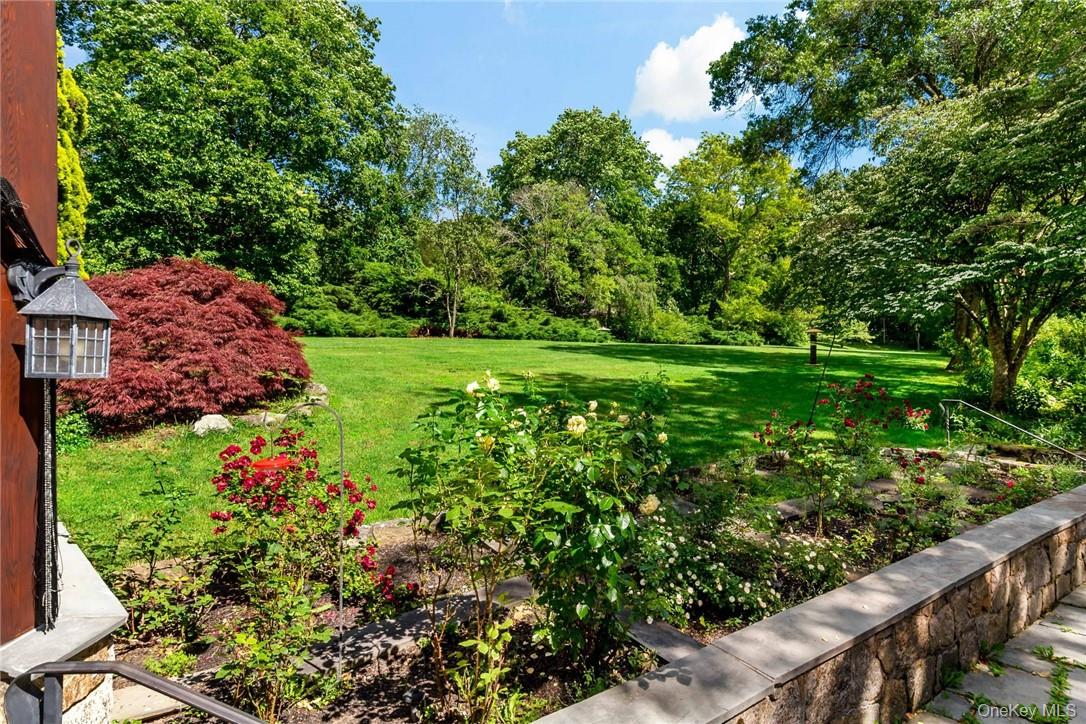 99 Moseman Avenue Photo 23