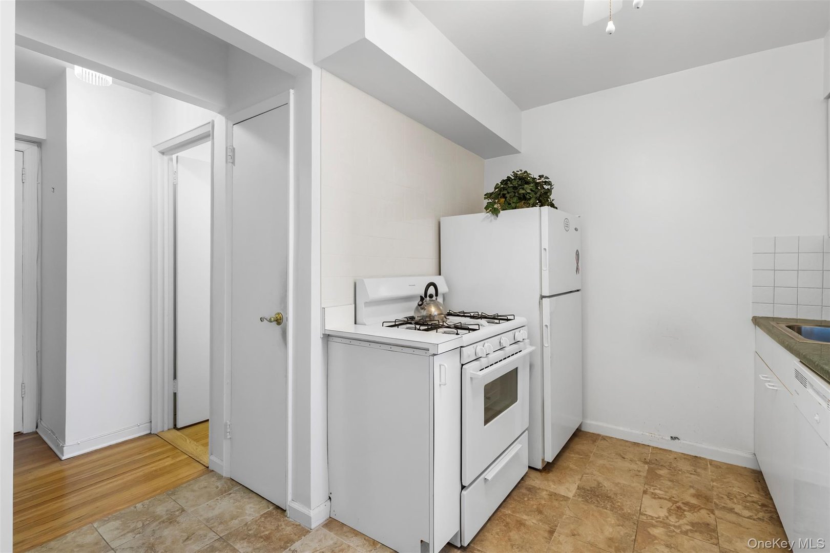 120 East Hartsdale Avenue  #3Q Photo 16