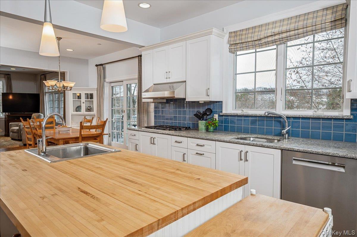 24 Kent Avenue Photo 17