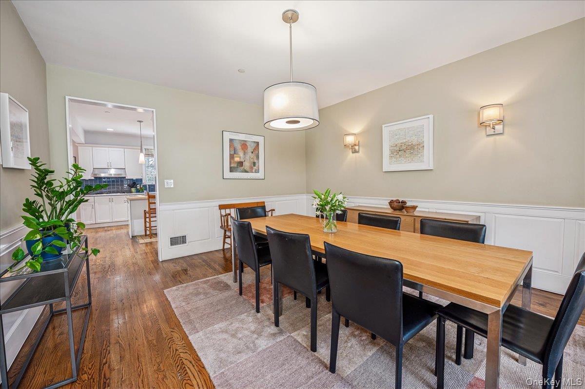 24 Kent Avenue Photo 13