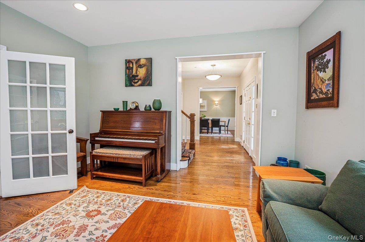 24 Kent Avenue Photo 8