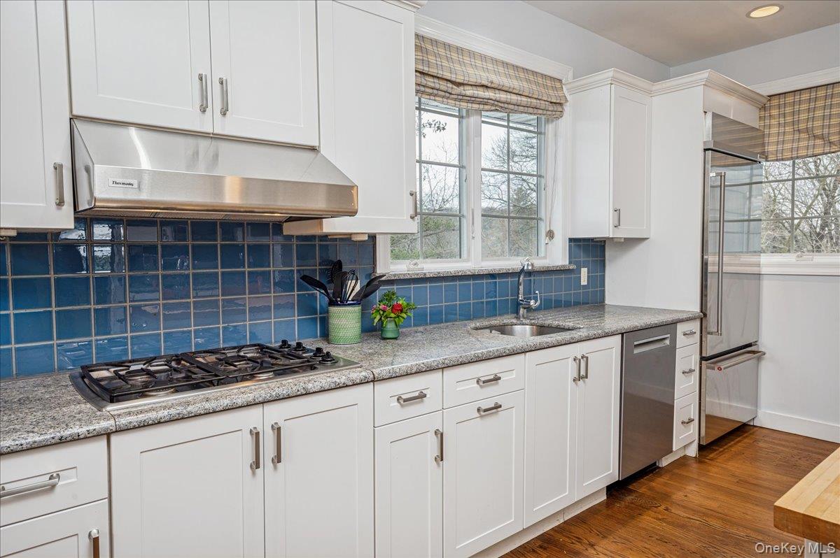 24 Kent Avenue Photo 18