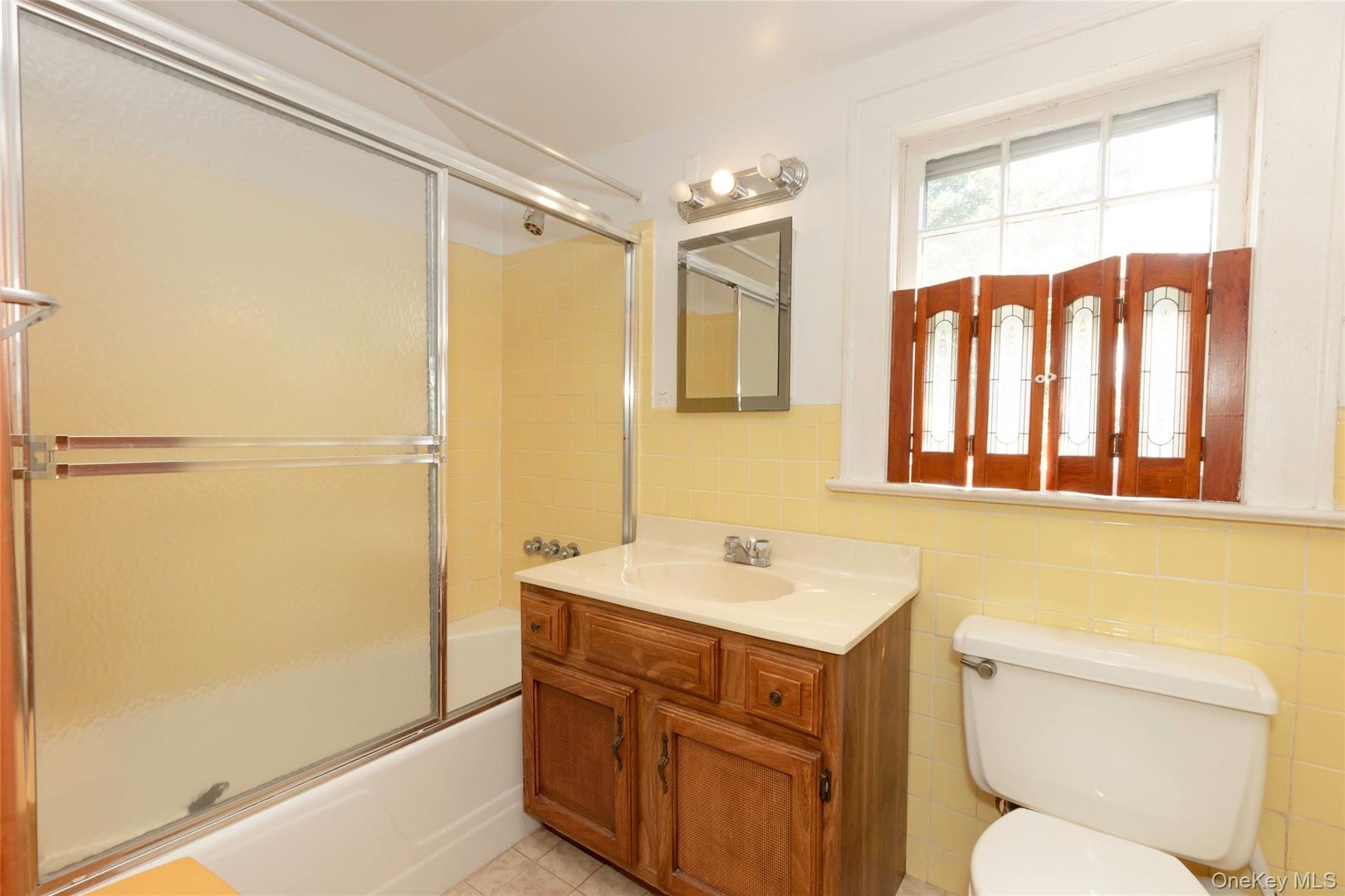 531 1/2 Willett Avenue Photo 15