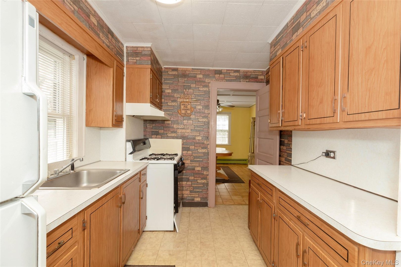 531 1/2 Willett Avenue Photo 14