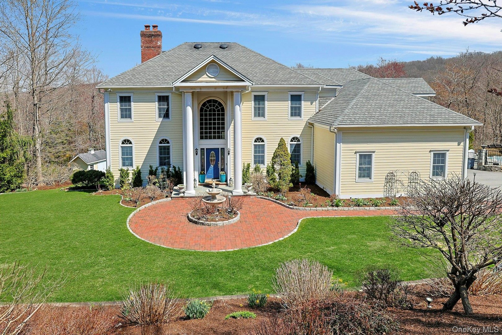 350 Wooded Hill Court Photo 2