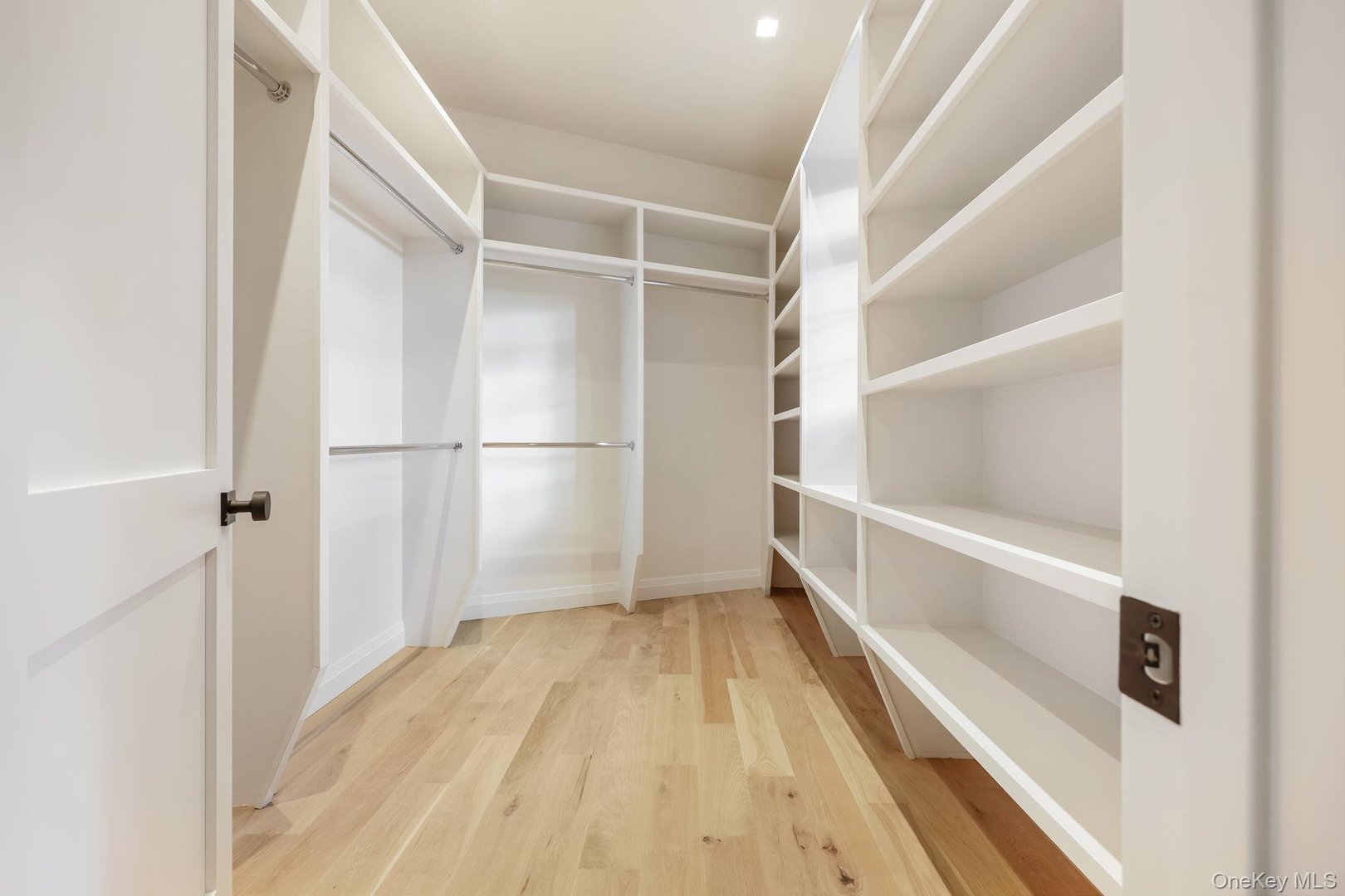 2 Barry Court Photo 20