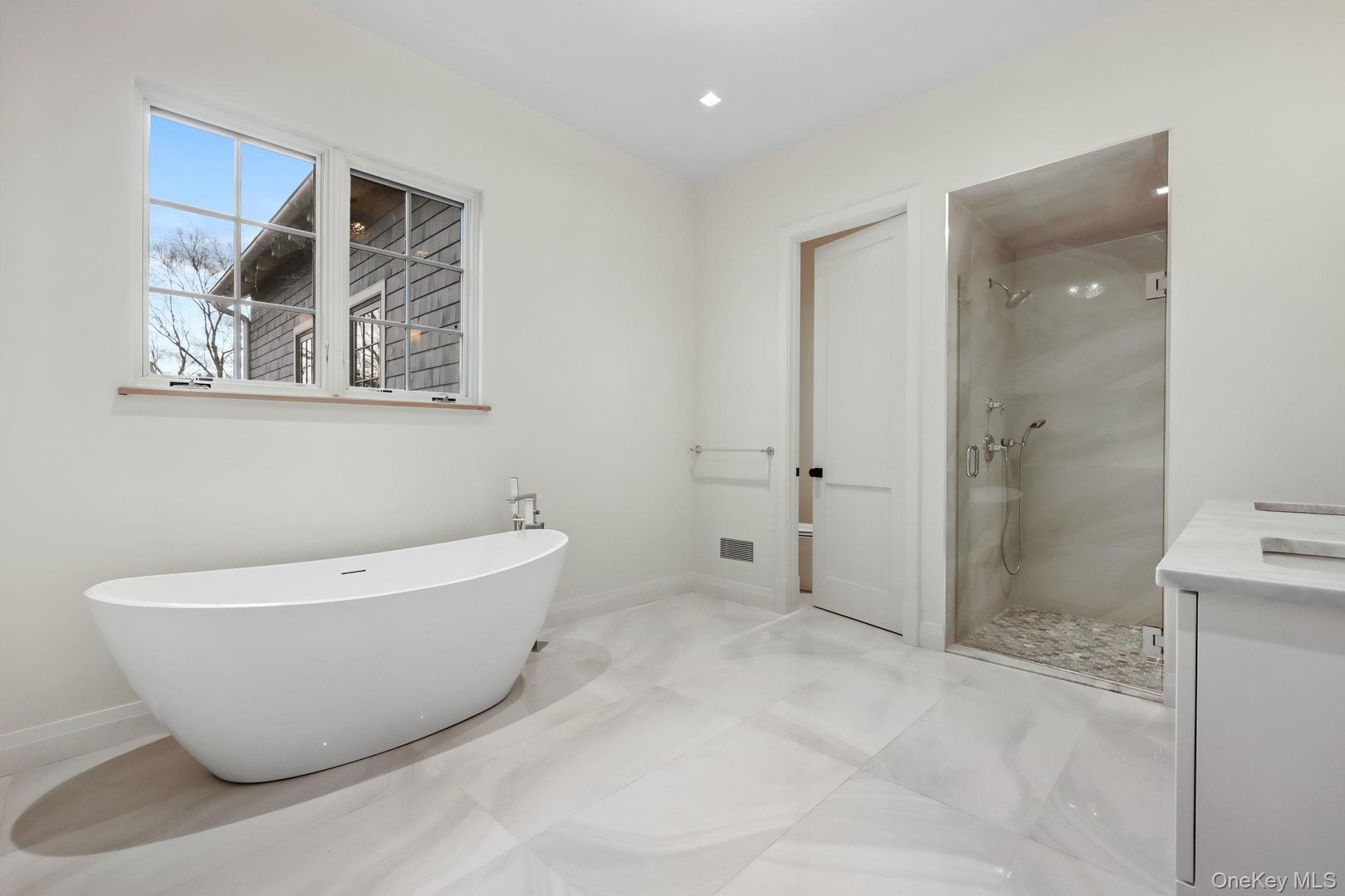 2 Barry Court Photo 19