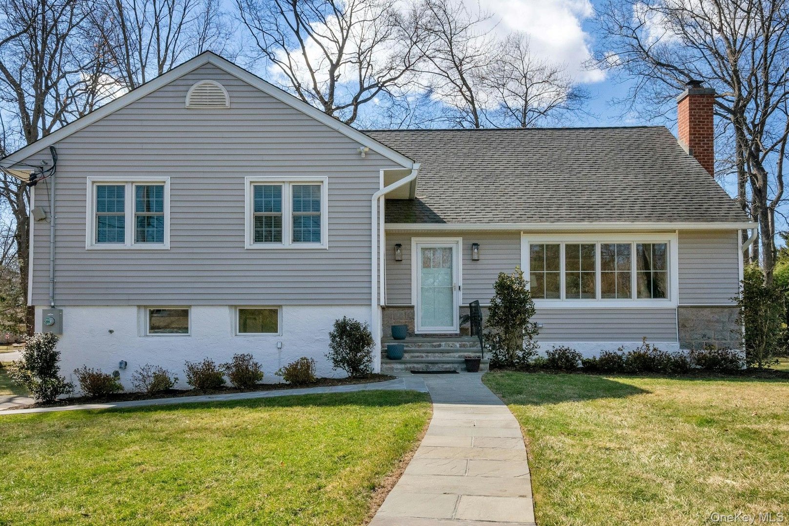 88 Marion Drive Photo 1