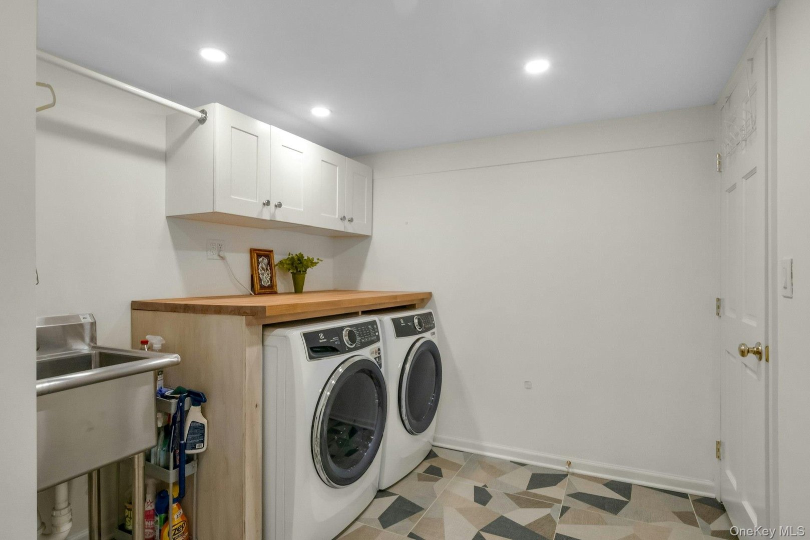 88 Marion Drive Photo 30