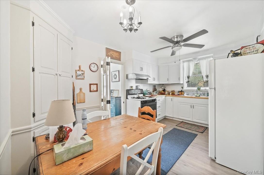 74 S Moger Avenue Photo 24