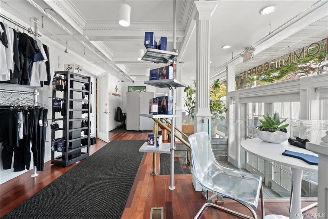 74 S Moger Avenue Photo 13