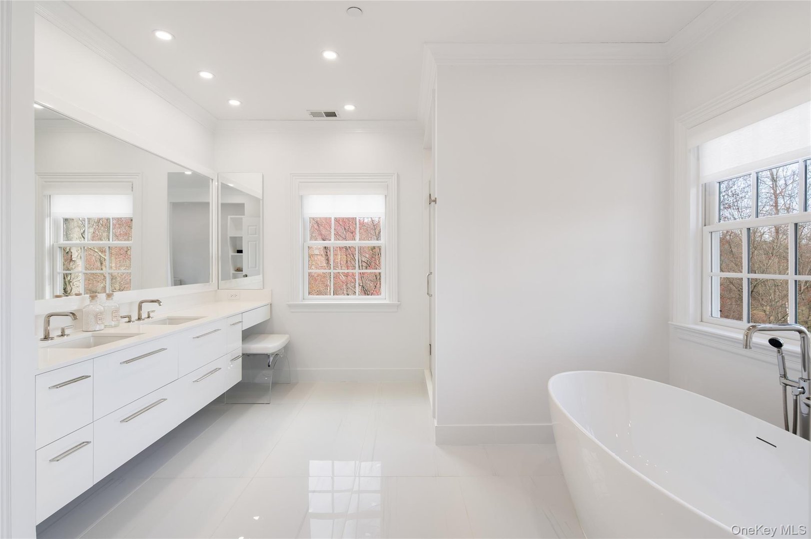 86 Sheather Road Photo 33
