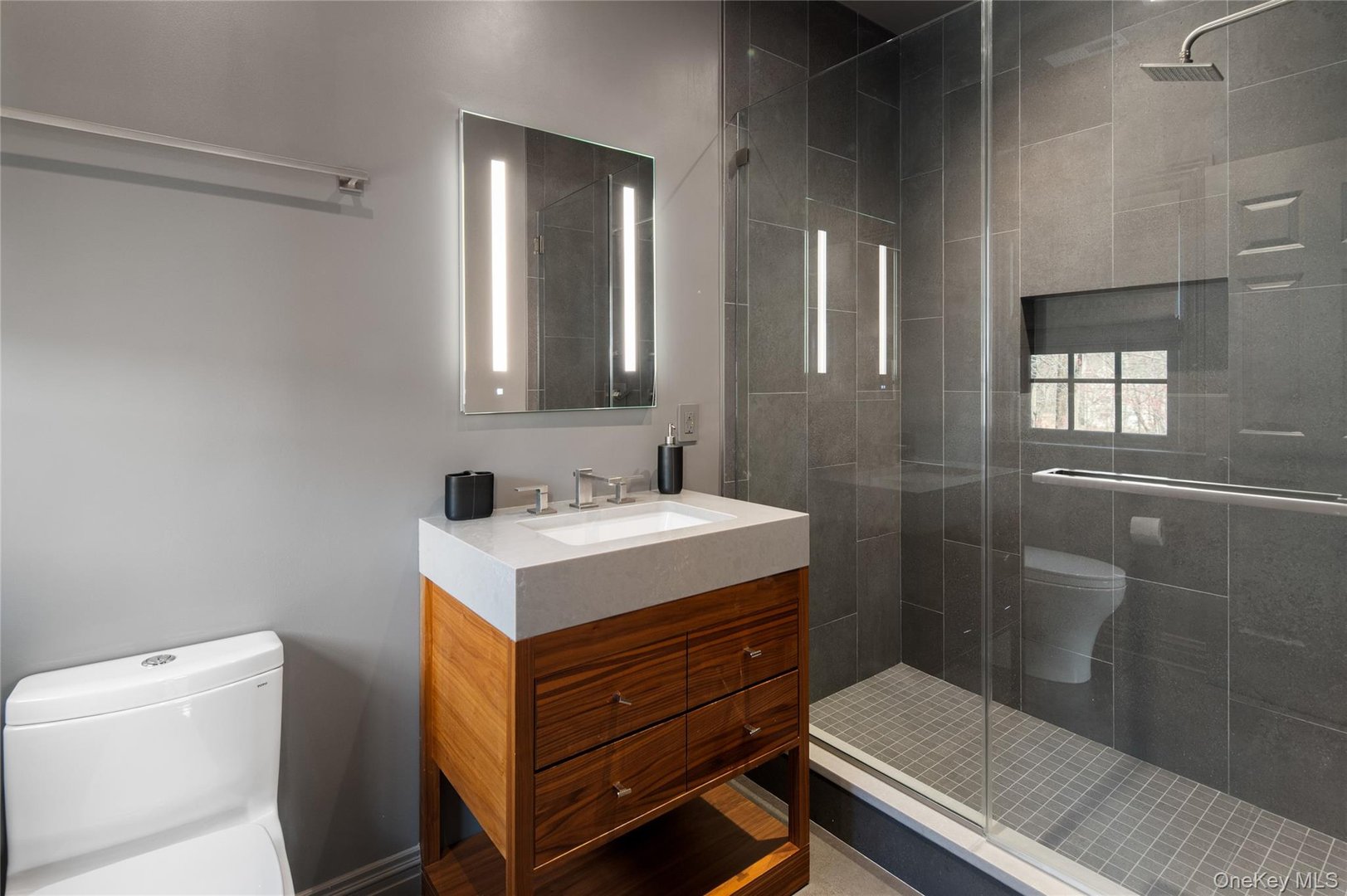 86 Sheather Road Photo 29