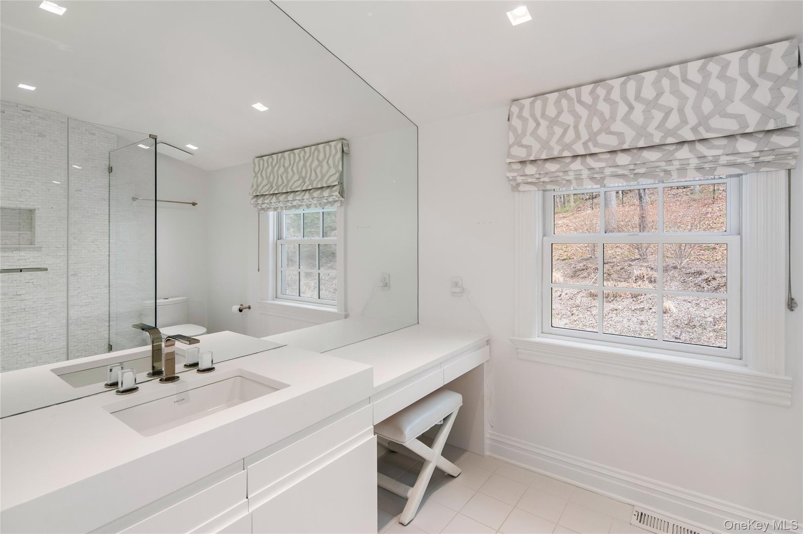 86 Sheather Road Photo 40