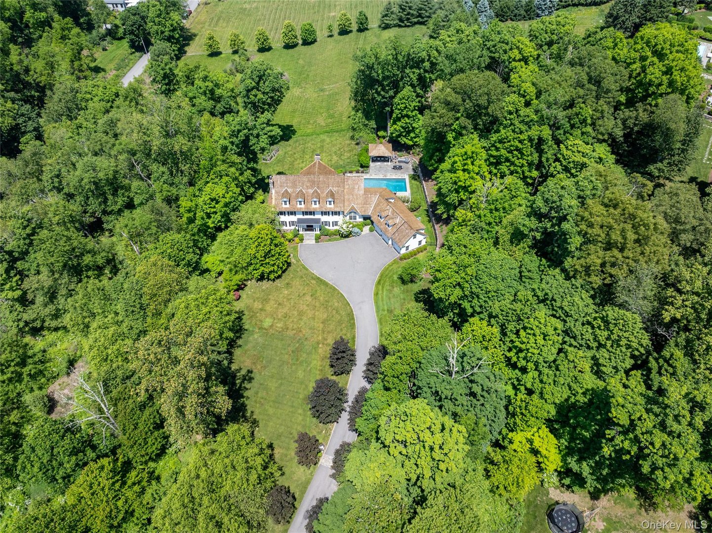 86 Sheather Road Photo 1