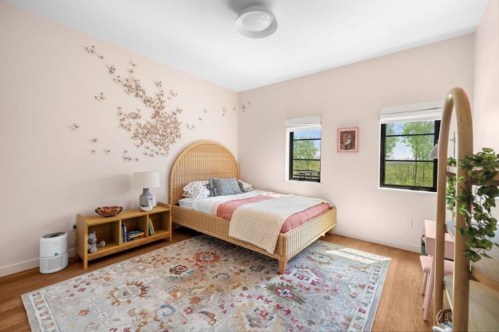 1 Confidential Avenue Photo 21
