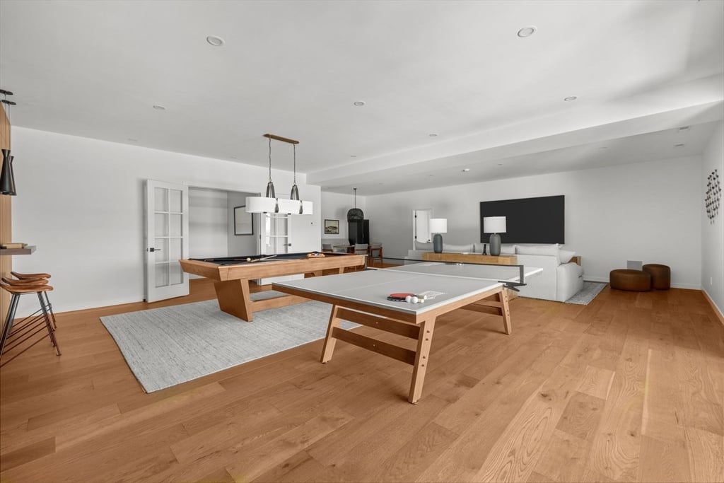 1 Confidential Avenue Photo 27