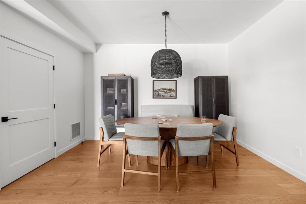 1 Confidential Avenue Photo 28