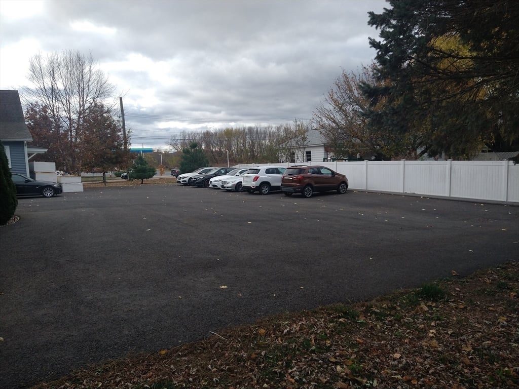 26 Russell St  #A-B Photo 4