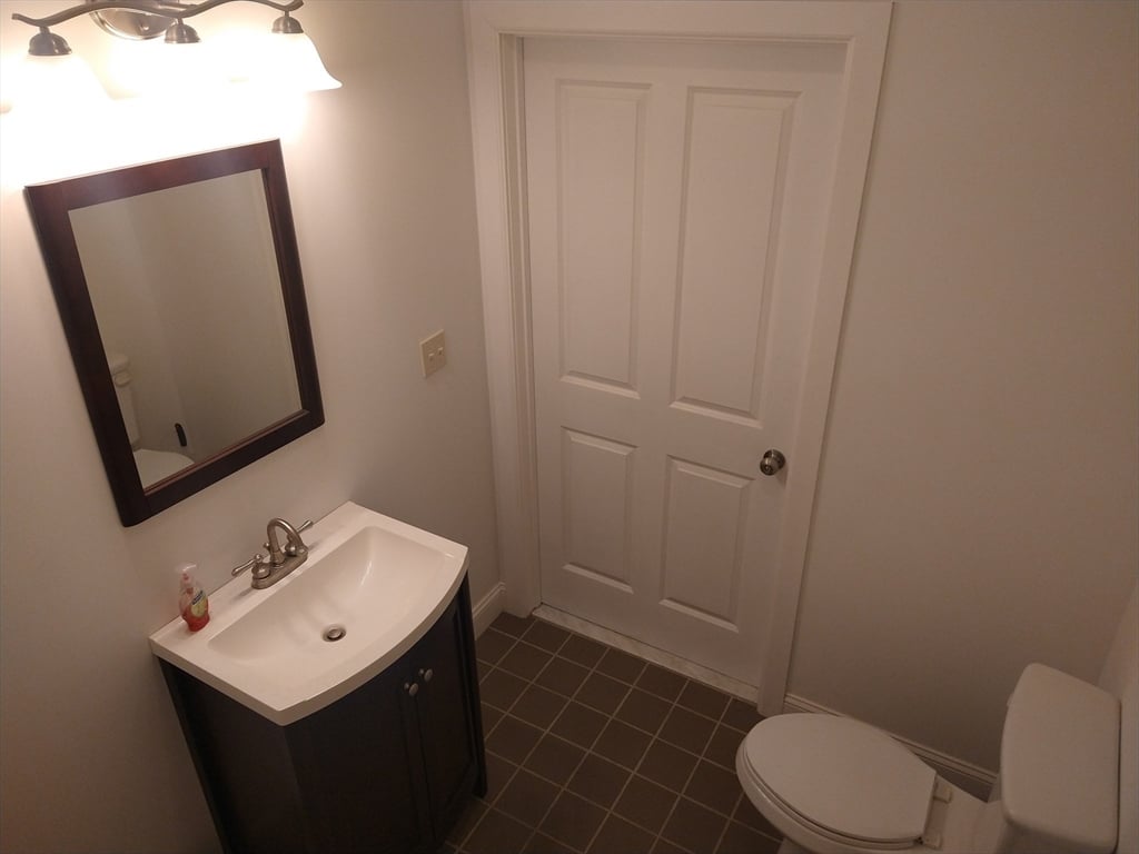 26 Russell St  #A-B Photo 28