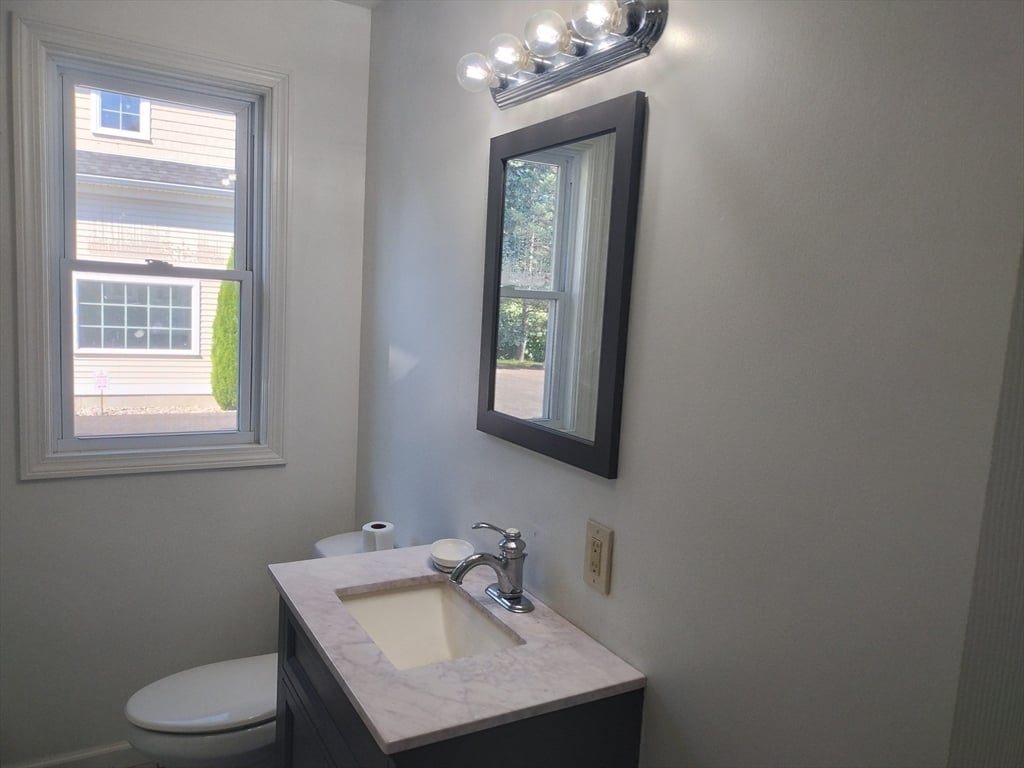 26 Russell St  #A-B Photo 36