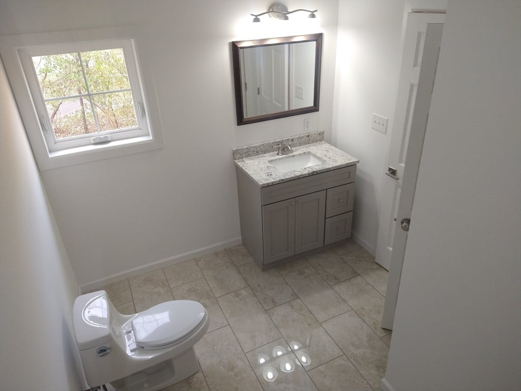 26 Russell St  #A-B Photo 22