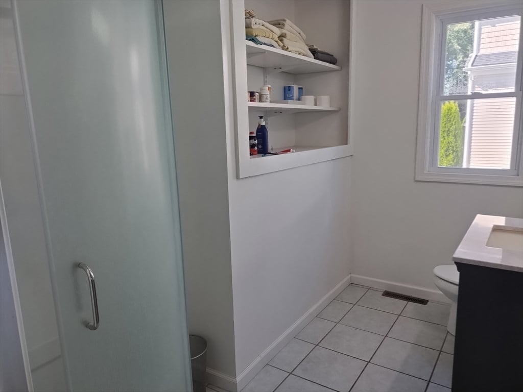 26 Russell St  #A-B Photo 37