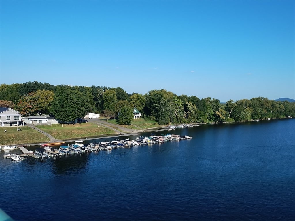 26 Russell St  #A-B Photo 42