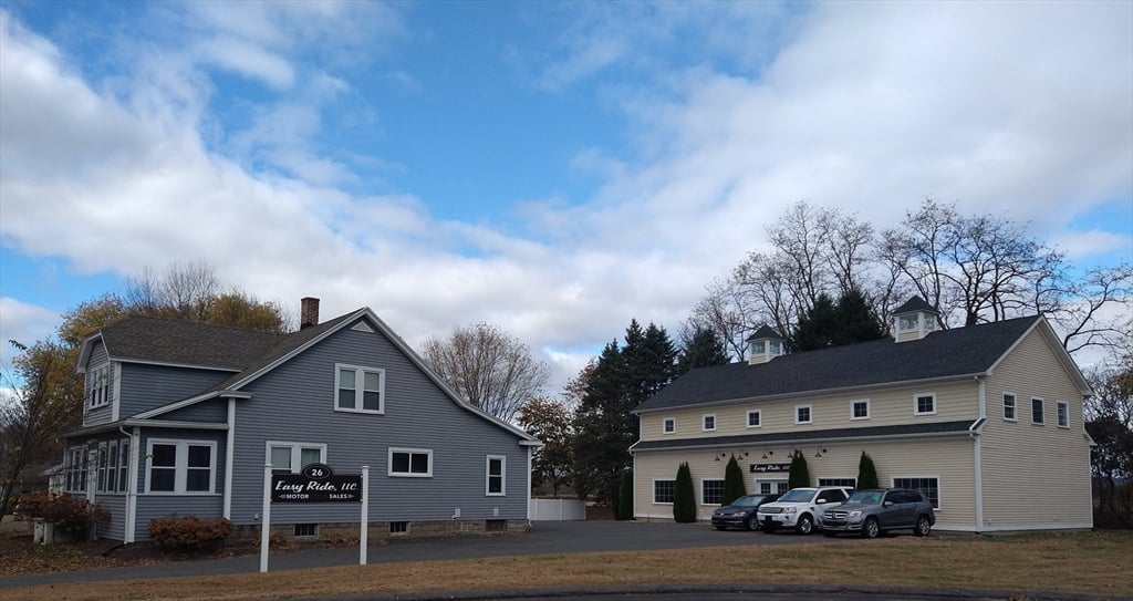 26 Russell St  #A-B Photo 1