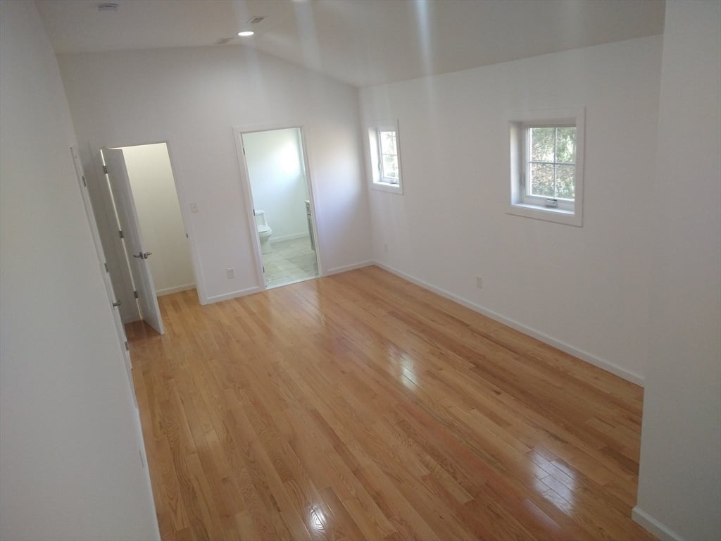 26 Russell St  #A-B Photo 21