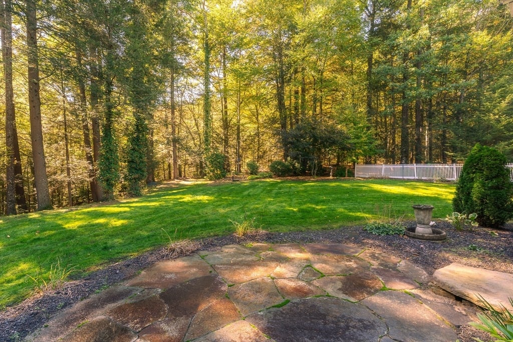 10 Golden Cir Photo 33