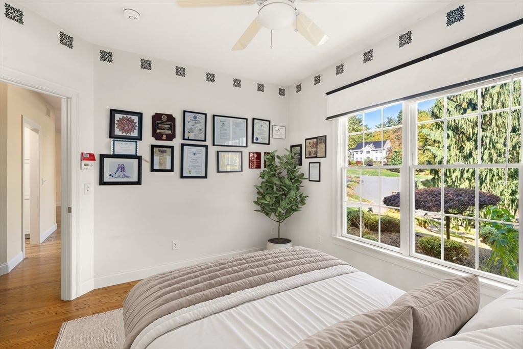 10 Golden Cir Photo 18