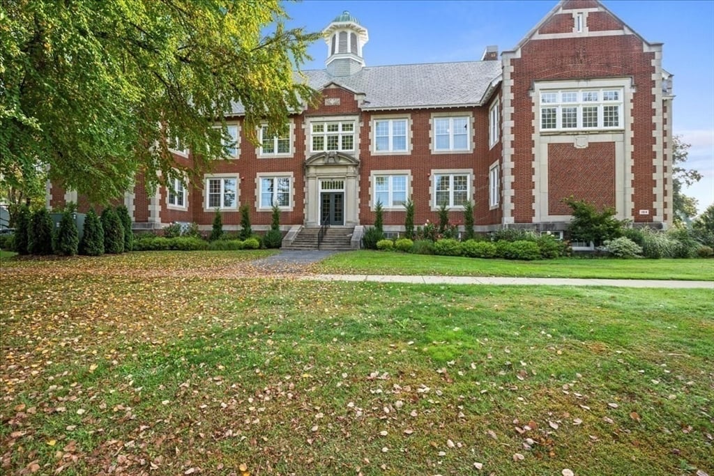 58 Main St  #3 Photo 21