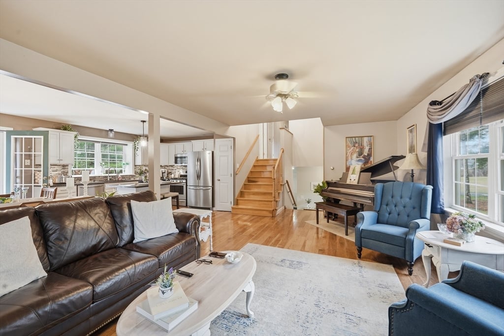 7 Hillside Meadows Dr Photo 16