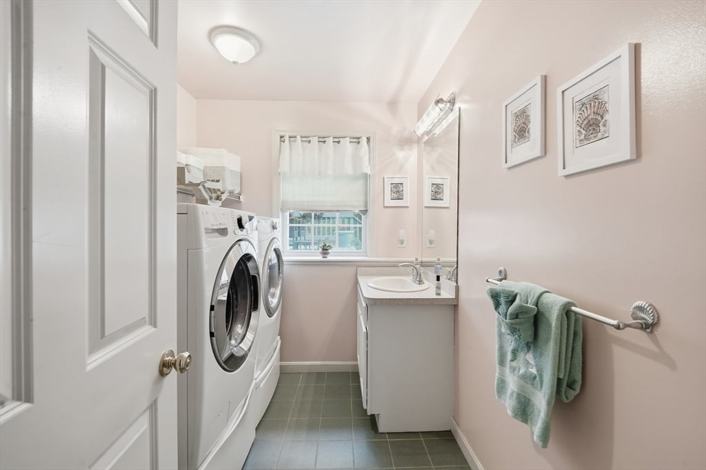 7 Hillside Meadows Dr Photo 11