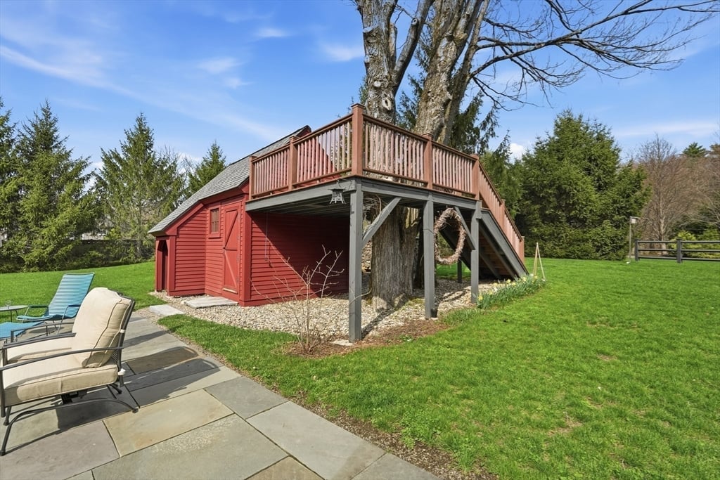 281 Leverett Rd Photo 40