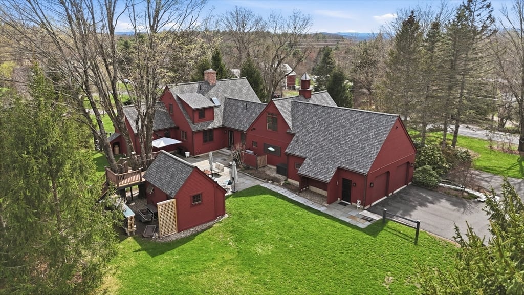 281 Leverett Rd Photo 3