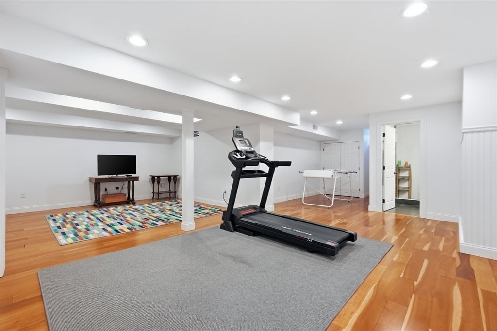 281 Leverett Rd Photo 33