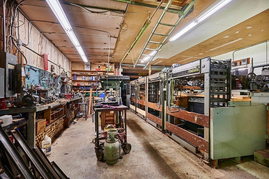 74 College Hwy Photo 28