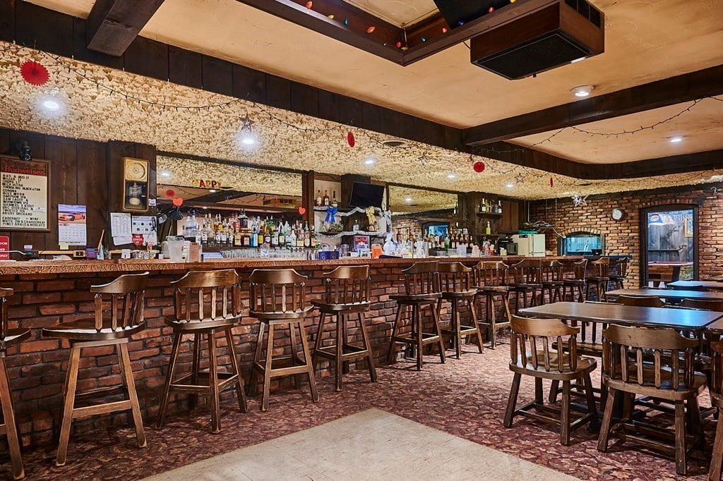 74 College Hwy Photo 37