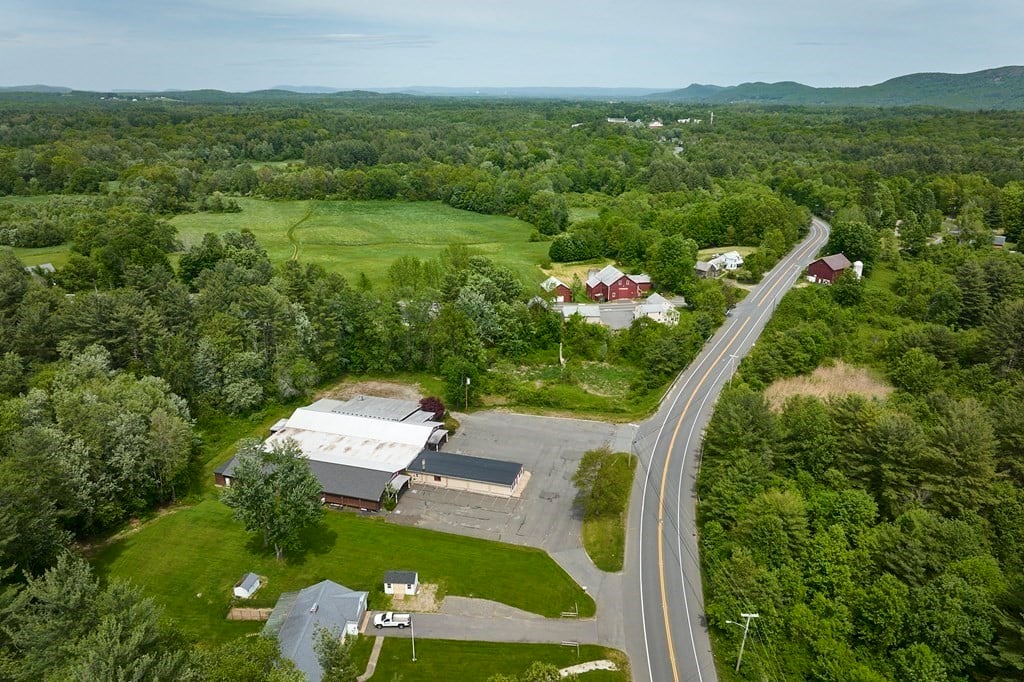 74 College Hwy Photo 8