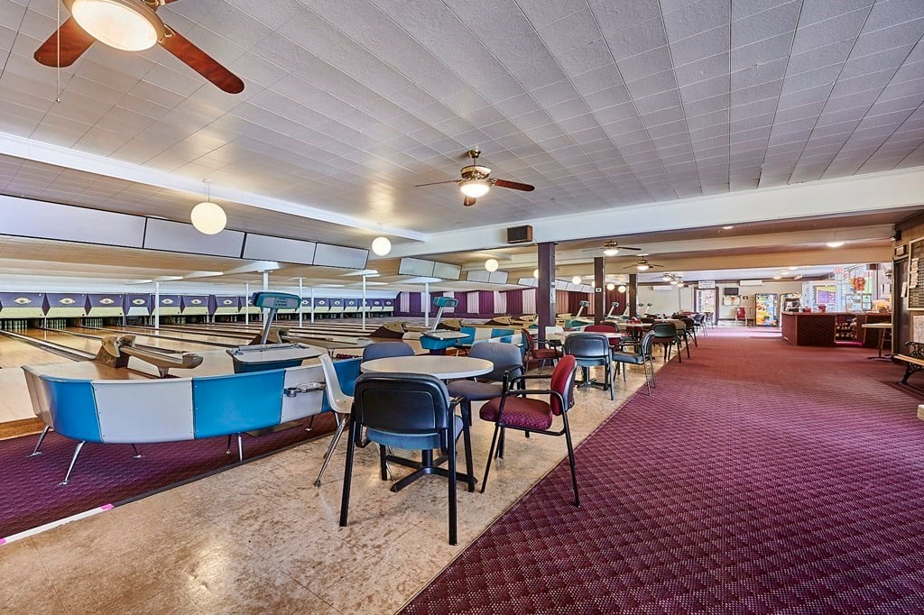 74 College Hwy Photo 19