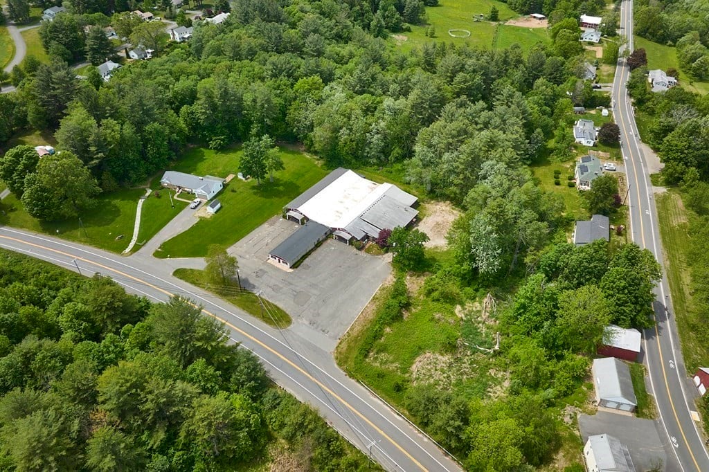 74 College Hwy Photo 40