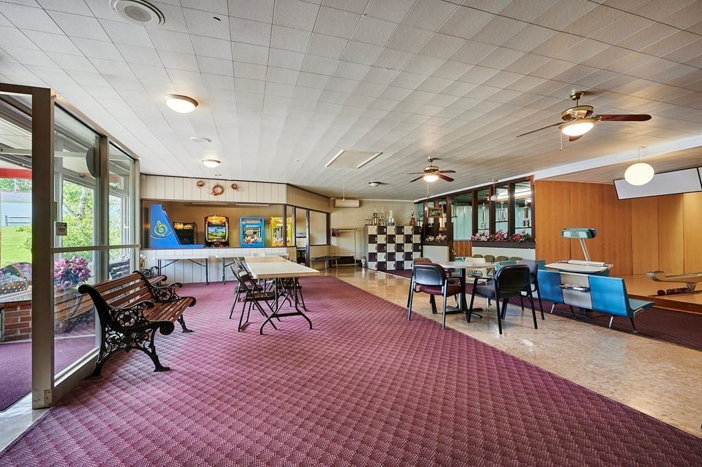 74 College Hwy Photo 17