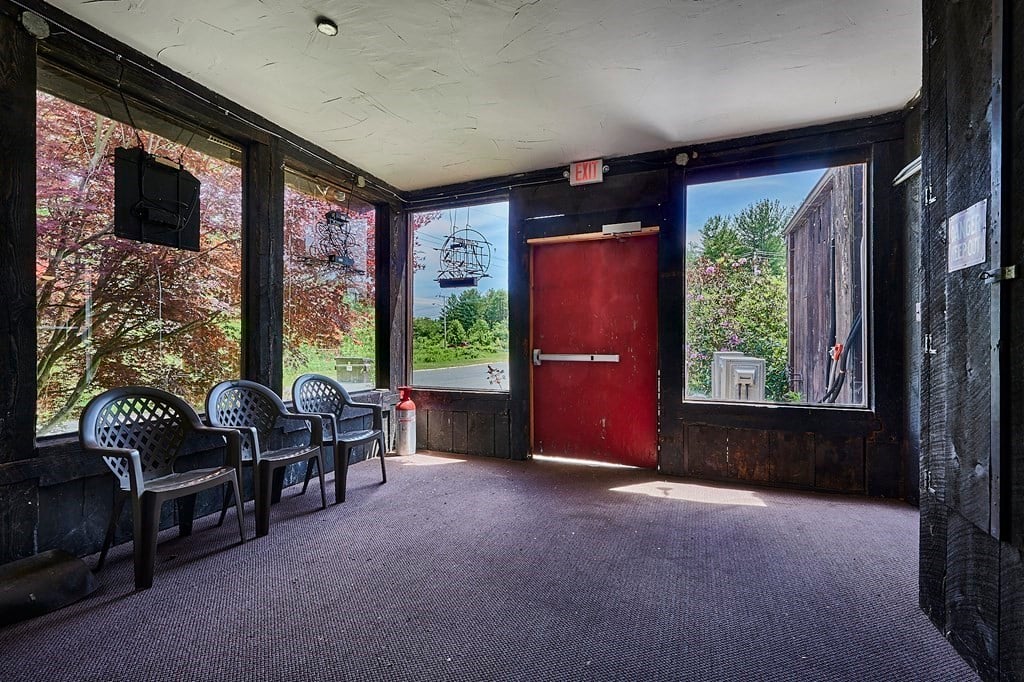 74 College Hwy Photo 35